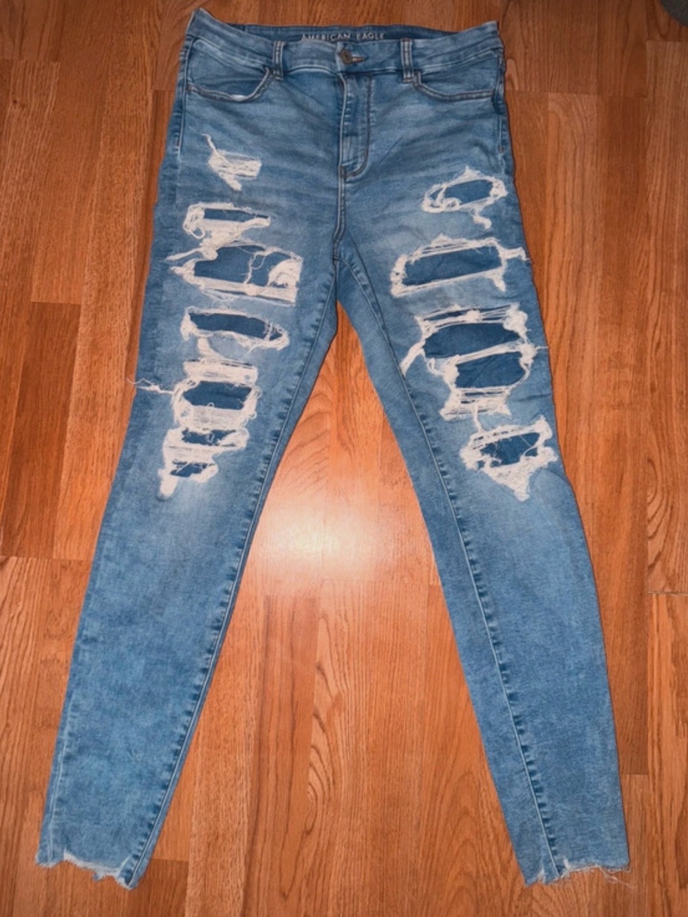 American Eagle Outfitters Women’s Light Blue Ripped Skinny Jeans
